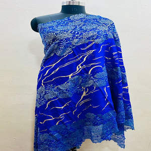 ผ้าคลุมไหล่แคชเมียร์สุดหรูพร้อมรายละเอียดลูกไม้ - Product Image 2