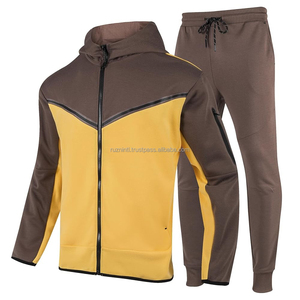 Chill Mode Chándal Cozy and Cool Jogger Outfit, perfecto para el gimnasio, viajes o estilo callejero Look - Product Image 1