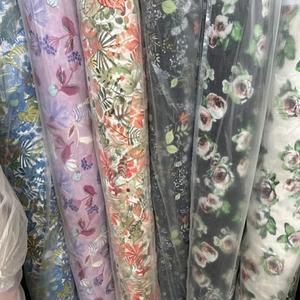 Stock de tissus 60s 110*110 coton popeline impression tissé 95gsm 57 "/58%" utilisation extérieure fonction extensible pour garçons et filles - Product Image 3