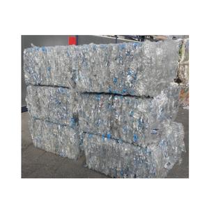 Bouteilles en plastique PET en vrac, 100% transparentes, déchets en balles - Product Image 2