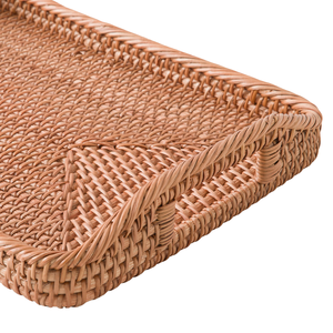 Plateau de service décoratif en rotin tressé avec poignées découpées pour le rangement de la cuisine, l'organisation de la table et la décoration intérieure - Product Image 2