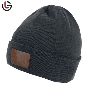 Casquette tête de mort courte personnalisée bonnets sans manchette fabriqués au Pakistan casquettes automne hiver bonnets Jacquard tricotés - Product Image 1
