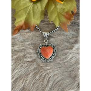 Pendentif artisanal en pierre d'huître barbelée du Sud-Ouest avec attache en argent sterling - Product Image 1
