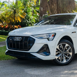 Audi e-tron Sportback Premium Plus 2021 Usado en Buen Estado - Product Image 1