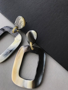 ชุดต่างหูห่วงธรรมชาติรูปเขาควายดีไซน์ใหม่เฉดสีธรรมชาติต่างหูแบบปรับแต่งได้สำหรับสาวแฟชั่นโดยแฟชั่นเรืองแสง - Product Image 4