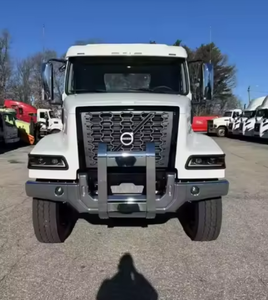 Camión Usado de Alto Rendimiento 2021 Volvo VHD84B300 con Cabina y Chasis - Eje Delantero de 455HP, Automático, Listo para Envío Mundial - Product Image 3