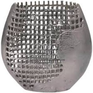 Florero Decorativo Moderno de Alta Calidad para Bodas, Color Plateado, Hecho a Mano, Único, de Hierro Fundido, para Almacenamiento, Organización y Exhibición de Flores - Product Image 1