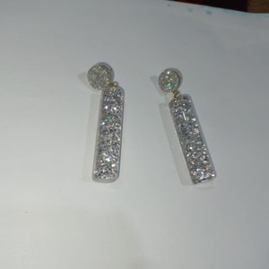 Boucles d'oreilles géométriques en métal pour femmes, nouvelle mode, résine de bois, art populaire fait à la main, bijoux au toucher réel, vente en gros - Product Image 1