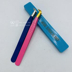 Pinzas de acero inoxidable sostenibles de alta calidad para extensión de pestañas con mango negro y Rosa de Punta dorada CNC personalizado - Product Image 2
