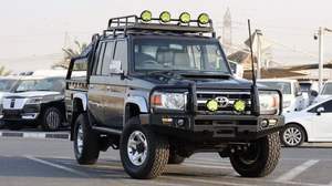 Land Cruiser Pick-Up 2020, 4x4, Gasolina, Automático, Interior Oscuro, con Cámara Trasera, Disponible para la Venta - Product Image 6