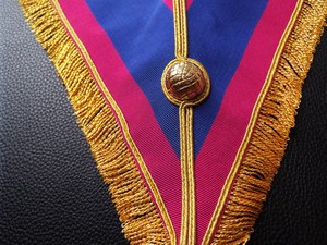 Mark Provincial Col de robe complète Meilleur 2024 - Product Image 3