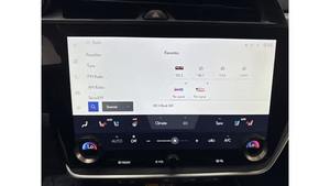 Lexus RZ 450e Premium AWD 2024 con Ruedas de 18 Pulgadas, Seminuevo - Product Image 6