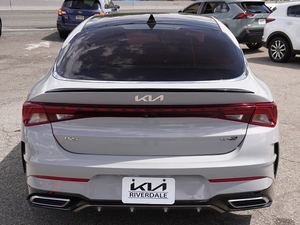 Maravilloso gris usado 2023 Kia K5 GT-Line FWD con ruedas de aleación Sistema de navegación de cuero Paquete Premium de arranque remoto - Product Image 4