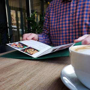 Couverture de menu A4 en cuir pour restaurants et hôtels LMC-0087 avec pages intérieures et design Booklike - Product Image 6