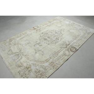 Alfombra Turca Tradicional Vintage de 5.3x8.6 pies, Ecológica, con Respaldo de Látex, Alfombra Grande de Lana con Parches Blancos y Marrones - Product Image 4