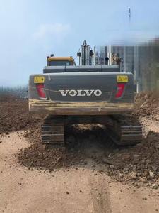 Excavatrice hydraulique Volvo EC200 d'occasion, modèle 2020, capacité de 20 tonnes, bonnes performances, moteur d'origine importé, en bon état mécanique - Product Image 2