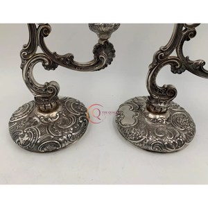 เชิงเทียนแบบมีลายนูนสีดำโบราณทรงสูงสำหรับใช้ในร้านอาหารเชิงเทียนสำหรับงานแต่งงานวางกลางโต๊ะ - Product Image 2