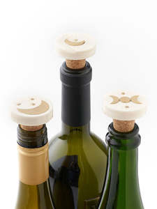 Abridor de botellas de hierro moderno elegante, tapón de vino, herramienta de barra, hecho a mano duradero para cocina casera y colección de regalos - Product Image 3