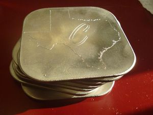 Posavasos de metal hecho a mano personalizado al por mayor acabado en oro para la decoración de la Mesa del hogar y de la boda esteras y almohadillas de bajo precio - Product Image 4