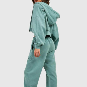 บริการ OEM ชุดวอร์มซิปสำหรับผู้หญิง คุณภาพระดับ OEM ชุดวอร์มออกกำลังกายแบบสั่งทำพิเศษ คุณภาพปี 2026 ชุดวอร์มจ็อกกิ้ง ชุดเซ็ตไซส์ใหญ่ - Product Image 2