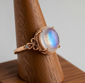 Bague tendance personnalisée de haute qualité en argent 925 dernière conception de pierre de lune cristal plaqué or rose bande tendance pour les fêtes de mariage - Product Image 3