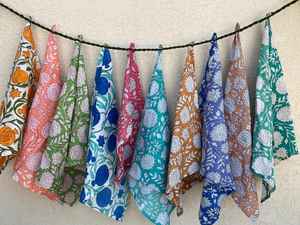 Pañuelo de Algodón Floral Marrón Hecho a Mano, Pañuelo para la Cabeza Unisex, Pañuelo para el Cuello, Accesorio de Moda Casual - Product Image 4