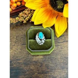 Bague en argent sterling avec turquoise Kingman, bijoux fins géométriques faits à la main par des artisans Navajo - Product Image 2