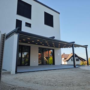 Pergola extérieure moderne en aluminium bioclimatique rétractable avec revêtement en poudre platine - Product Image 6