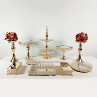 Présentoir à gâteaux en métal avec finition dorée, moule époxy en résine, présentoir à desserts au design luxueux pour la maison et les accessoires de boulangerie
