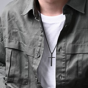 Collar de Cruz simple de acero de titanio estilo unisex sin género hombres y mujeres colgante suéter cadena colgante - Product Image 2