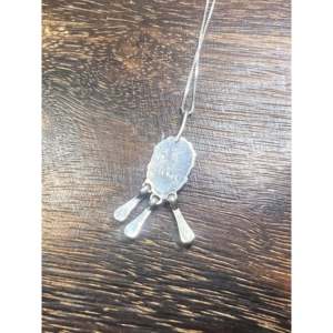 Pendentif et breloque artisanaux Zuni en argent sterling avec motif Sleeping Beauty - Product Image 5