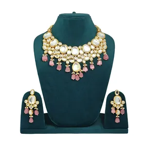 ชุดเครื่องประดับเจ้าสาวสีชมพูอ่อนแบบ Kundan Meenakari ชุบทองหรูหรา สร้อยคอรูปทรงใหญ่และเล็กสำหรับงานแต่งงาน - Product Image 3