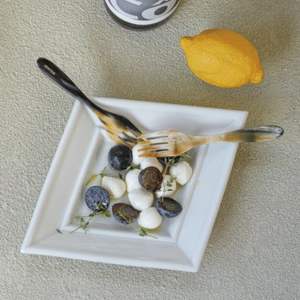 Ensemble de cuillères en corne de buffle en matériau naturel conçu pour les cuisines de maisons traditionnelles et les modes de vie écologiques rustiques - Product Image 4