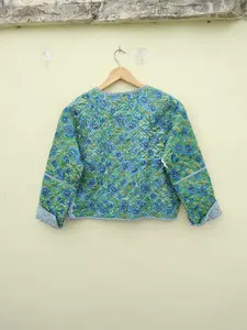 Veste courte matelassée indienne en coton Vintage faite à la main Veste bohème pour femme Veste rayée en coton légère et confortable - Product Image 4