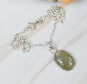 Colgante de cadena de piedras preciosas de Plata de Ley 925 labradorita con o sin cadena colgante de forma redonda regalo de joyería hecho a mano para niñas - Product Image 3