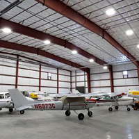 Bâtiment d'hangar en acier à grande portée sur mesure, structure métallique industrielle préfabriquée, hangar d'avion en acier