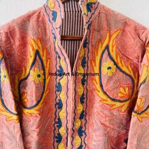 Chaqueta Suzani India Hecha a Mano, Chaqueta Corta Bordada a Mano, Abrigo Unisex, Chaqueta Corta Suzani Hecha a Mano - Product Image 4