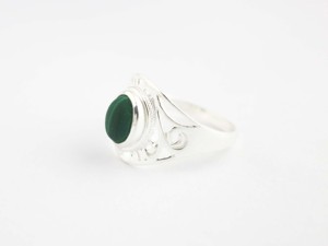 Anillo Elegante Hecho a Mano de Plata de Ley 925 con Gema Ovalada de Malaquita para Unisex, Joyería de Plata Maciza - Product Image 3