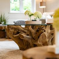 Table basse moderne écologique à hauteur réglable en teck massif avec plateau en verre, couleur personnalisable pour usage intérieur et extérieur