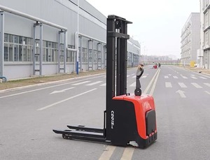 Chariot élévateur électrique pour la manutention des matériaux en usine - Product Image 1