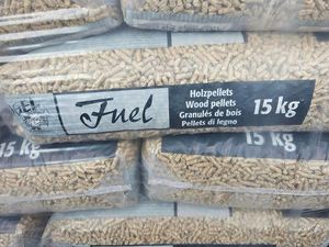 Granulés de bois de pin, briquettes de bois, sac de 15 kg, 1 % de cendres, 1 % d'humidité, pour système de chauffage, prêt à être expédié - Product Image 2