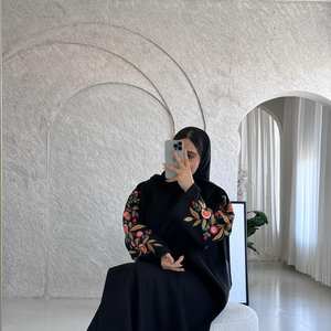 Abaya de Seda de Color Personalizado Hecha a Mano por Nida con Bordado de Lujo, Antiarrugas, Manga Larga para Oración - Product Image 5