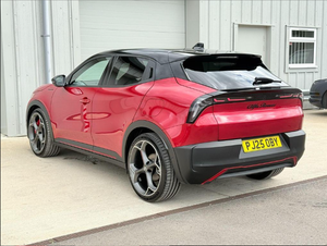 Alfa Romeo Stelvio Wagon 2.2 TD Speciale RWD Rojo 2023 - Product Image 3