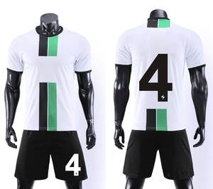 ชุดเสื้อฟุตบอลพิมพ์ลายแบบถ่ายเทความร้อนของผู้ใหญ่ดีไซน์แบบระเหิดล่าสุดผลิตจากโรงงานในปากีสถาน - Product Image 6