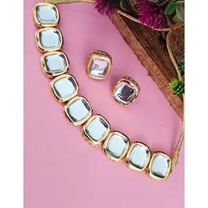Ensemble de collier Kundan plaqué or 24 carats, style bohème, bijoux fins pour mariages et cadeaux - Product Image 1