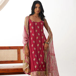 Kurti en coton droit décontracté, abordable et tendance pour l'été et les tenues quotidiennes - Product Image 1