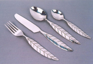 Juego de Cubiertos de Metal de Diseño Curvado a Mano para Servir en el Hogar, Hotel o Restaurante, a un Precio Accesible - Product Image 5