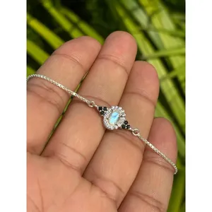 สร้อยข้อมือเงินแท้ 925 ประดับมูนสโตนสีรุ้ง พร้อมจี้ประดับทองและวัสดุโลหะผสมมุก เป็นของขวัญ - Product Image 2