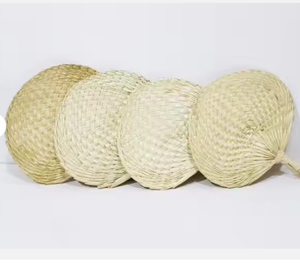 Viet Fargimex Ventiladores de bambú Premium ecológicos y elegantes Característica portátil de estilo tradicional - Product Image 3