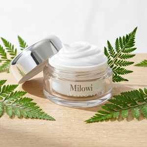 ครีม MILOWI V2 MAGIC RADIANCE WHITENING 50 กรัม ครีมลดเลือนริ้วรอยเพื่อผิวกระจ่างใสทันที ช่วยเติมความชุ่มชื้นให้ผิวเปล่งประกาย - Product Image 1